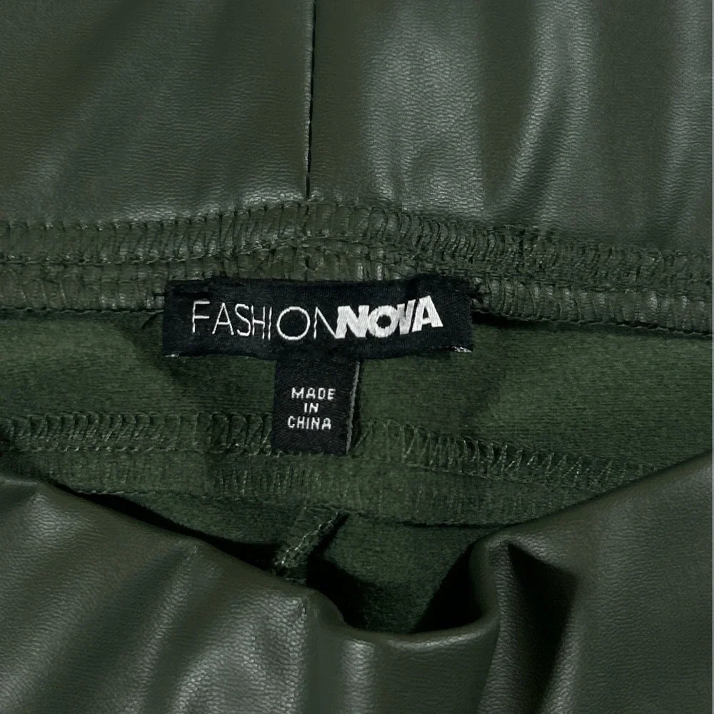 Fashion Nova‎ Olive Faux Leather Fleece Lined Straight Leg Pants Size L